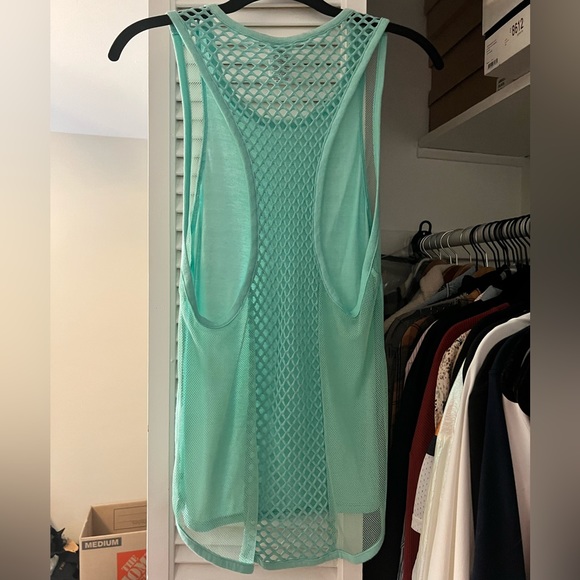 VS Sports Tank Top - Picture 3 of 3